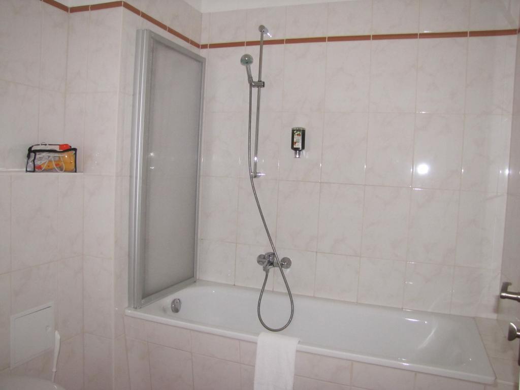 Central Hotel גרה מראה חיצוני תמונה